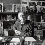 André Breton dans son atelier, 1930.