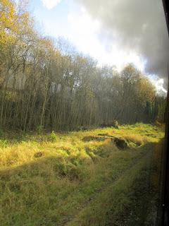 Attention: Départ du train pour le 19e siècle. En voiture!
