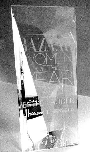 Joan Smalls élue modèle de l'année par Haper Baazaz UK