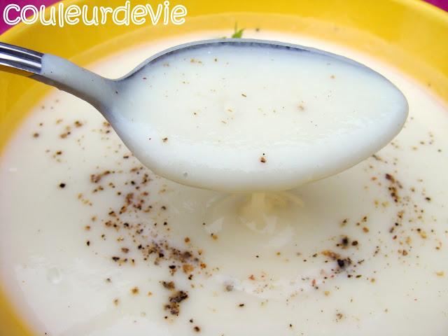 Crème de chou-fleur au parmesan et aux 4 baies