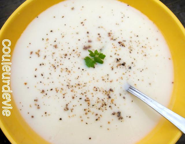 Crème de chou-fleur au parmesan et aux 4 baies