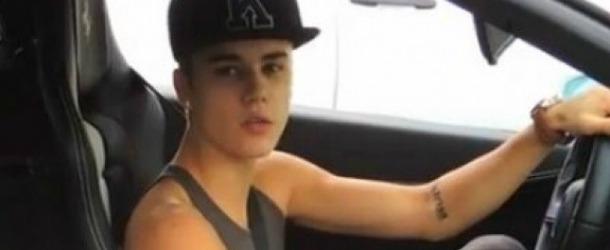 Justin Bieber bloque le trafic avec sa Ferrari