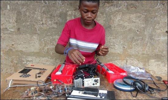 genie africain Le petit génie africain qui épate L’Amérique