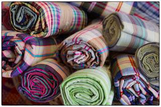 Surin, Village de la soie et tissage au fil d'or