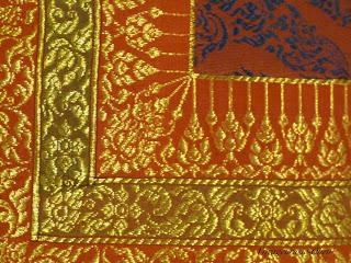 Surin, Village de la soie et tissage au fil d'or