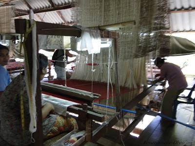 Surin, Village de la soie et tissage au fil d'or