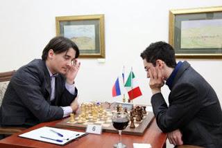 Échecs : ronde 2, Alexander Morozevich (2748) 1-0 Fabiano Caruana (2786) © Anastasiya Karlovich