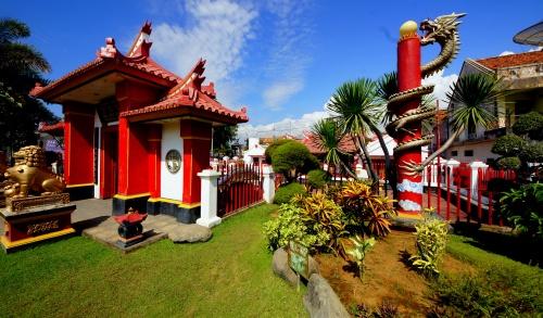 Le temple chinois de Ling Gwan Kiong à Singaraja - Bali,...