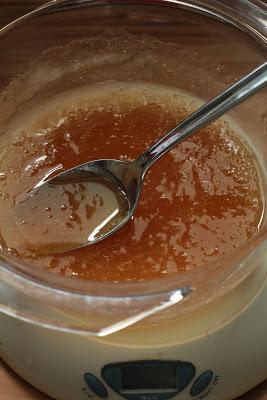 Caramel inratable express en 5 minutes au micro ondes  pour une sauce caramel au beurre salé divine