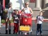 thumbs target xray 283429 Photos : Britney et sa famille font du shopping   24/11/12