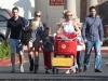thumbs target xray 282229 Photos : Britney et sa famille font du shopping   24/11/12