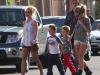 thumbs xray hq target 24 Photos : Britney et sa famille font du shopping   24/11/12