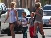 thumbs xray hq target 22 Photos : Britney et sa famille font du shopping   24/11/12