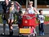 thumbs target xray 281029 Photos : Britney et sa famille font du shopping   24/11/12