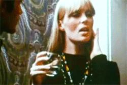 Chat, cocktail & cigarettes