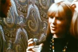 Chat, cocktail & cigarettes