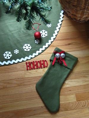 la jupe du sapin ou tree skirt