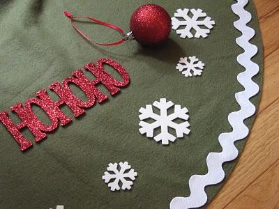 la jupe du sapin ou tree skirt