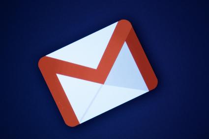 gmail logo Gmail: recherchez vos messages selon le poids des pièces jointes
