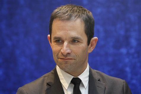 Le ministre Benoît Hamon interdit les « cartes confuses »