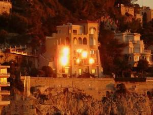 Des vitrages thermoélectriques pourraient exploiter les flux de chaleur qui traverse les fenêtres. Photo CC Flickr krikou-2106027796