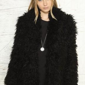 Urban Outfitters 189€ Urban Outfitters 189€