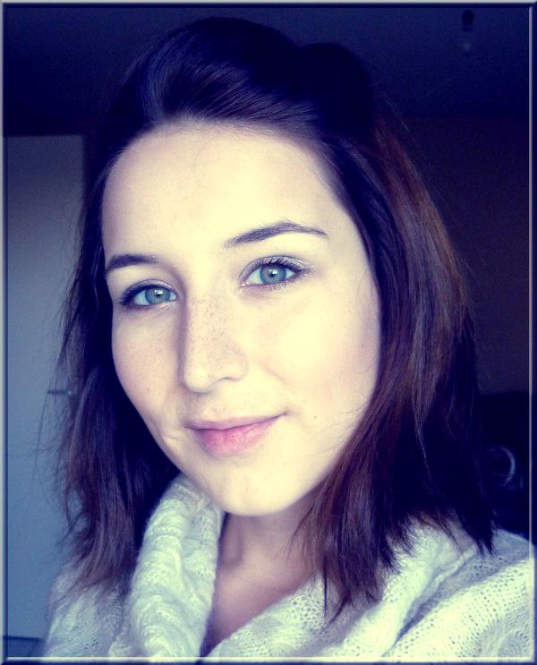 Idée maquillage de Noël: Oeil félin cuivré et argenté