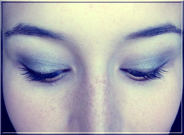 Idée maquillage de Noël: Oeil félin cuivré et argenté