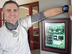 Domobec - Une puce greffée dans le bras pour contrôler sa maison