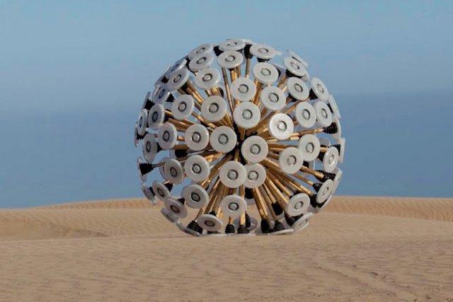 Une boule de bambou, de la grandeur d'un... (PHOTO TIRÉE DU BLOGUE DE MASSOUD HASSANI)