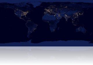 Carte composite du monde assemblée à partir de données acquises par le satellite Suomi NPP en avril et octobre 2012. Crédit: NASA Earth Observatory / NOAA NGDC