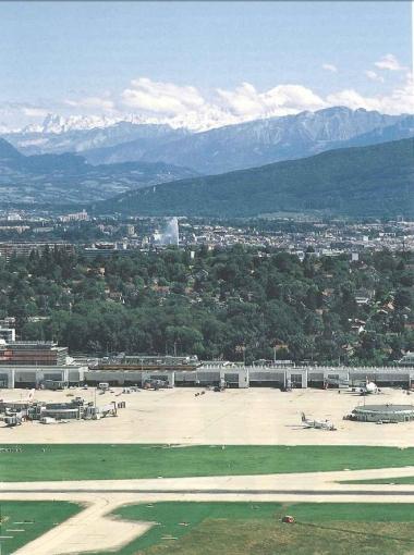 Geneve Aeroport-vue aerienne.JPG