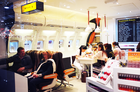 mwnails04 Fly me to the nails