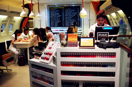 mwnails03 Fly me to the nails