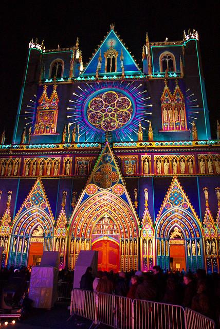cathédrale saint jean dans le vieux lyon pour la fête des Lumières