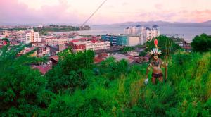 Jean – Baptiste Barret, Distance et dérision ou une photographie surréaliste et cultivée Jean - Baptiste Barret, Survivance primordiale