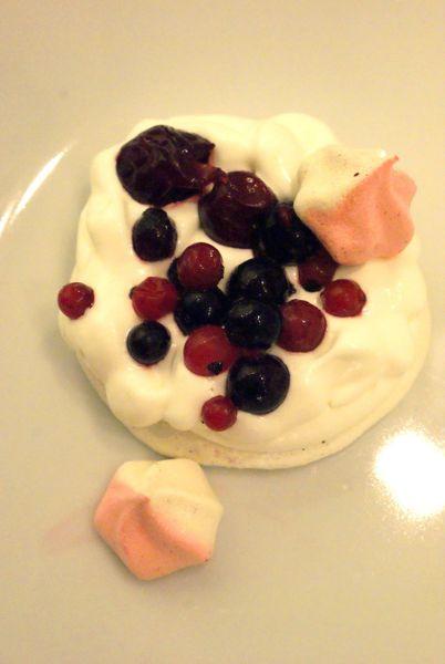 pavlova fruits rouges