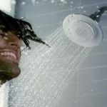 Chantez sous la douche avec ‘Moxie’ la pomme de douche haut-parleur !