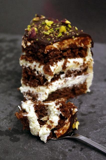 Gâteau au chocolat épicé et mousseline légère à la vanille