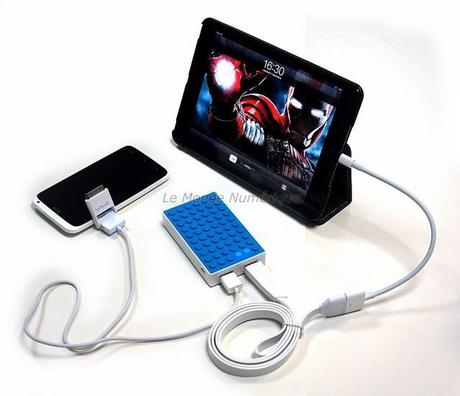 Une batterie externe double USB pour recharger simultanément smartphones et tablettes tactiles