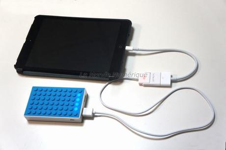Une batterie externe double USB pour recharger simultanément smartphones et tablettes tactiles