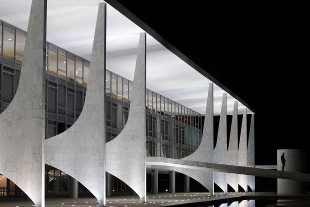 1 Palais présidentiel à Brasilia-oscar-niemeyer_on charliestinenet