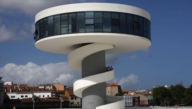 13 Centre Oscar Niemeyer a Avilas en Espagne on charliestine.net
