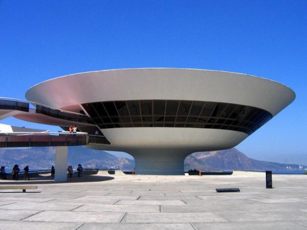 5 Musee d'art contemporain de Niteroi Oscar Niemeyer Brasilia on charliestine.net