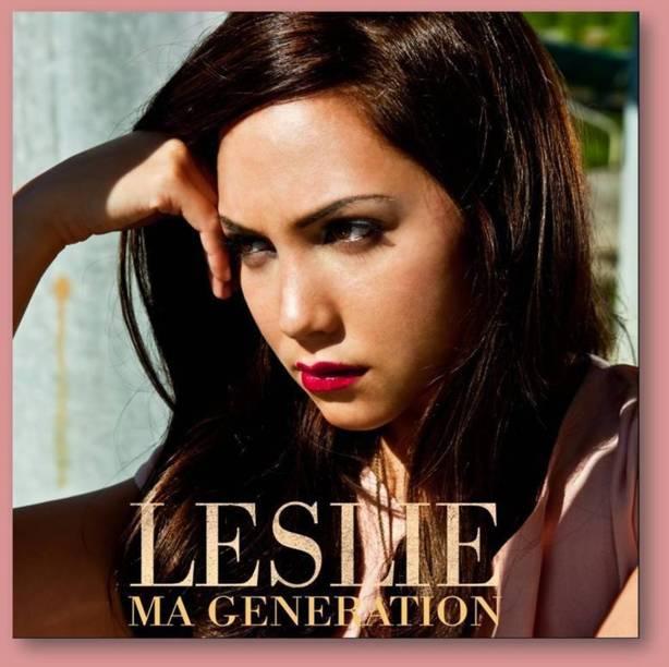 Leslie s'amuse pour le clip de Ma Génération...