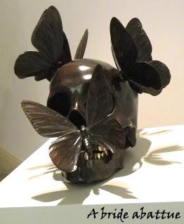 La galerie Laurent Strouk réunit ou oppose Damien Hirst et Philippe Pasqua