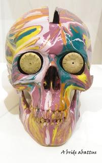 La galerie Laurent Strouk réunit ou oppose Damien Hirst et Philippe Pasqua