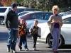thumbs xray bspearsstarbucks121512 28429 Photos : Britney de sortie avec ses fils   15/12/2012