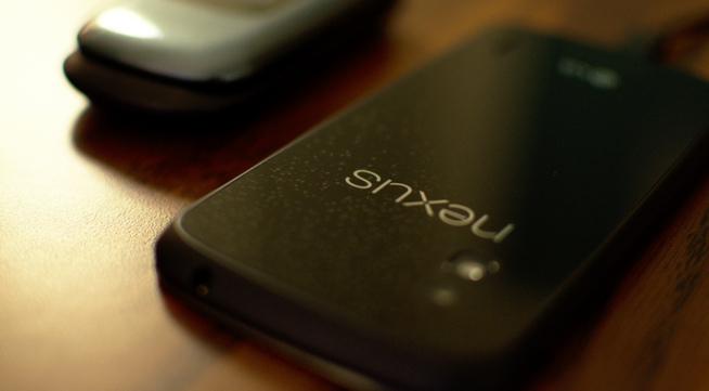 Le Nexus 4, concurrent direct de l'iPhone 5: Chez SFR, à partir de 1 €...