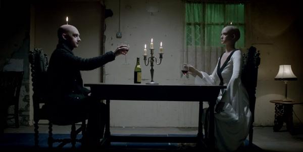 Tim Burton dévoile le clip « Here With Me » du groupe The Killers